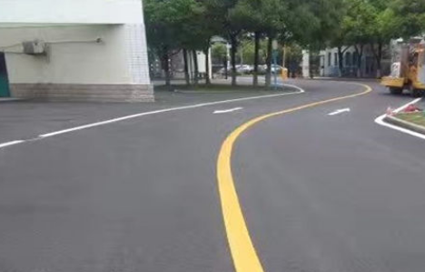 江蘇中穎定制廠區(qū)道路劃線，確保安全高效